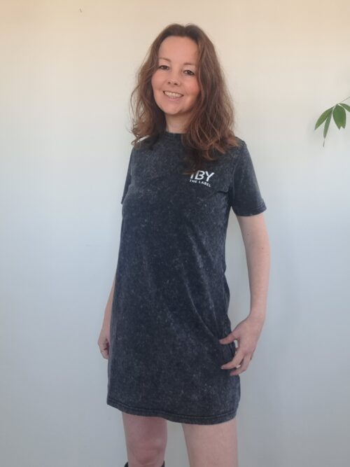 iBY Washed zwart dames t-shirtjurk